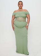 Women's Gwendolen Off The Shoulder Maxi Dress Green Curve — Dress
