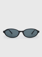 Captivation Oval Sunglasses Black