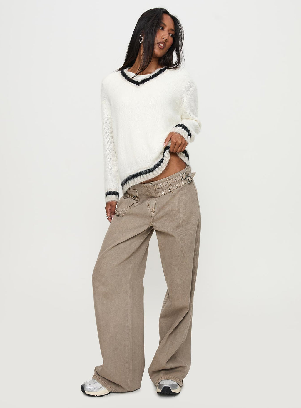 Women's Federation V Neck Knit Sweater White