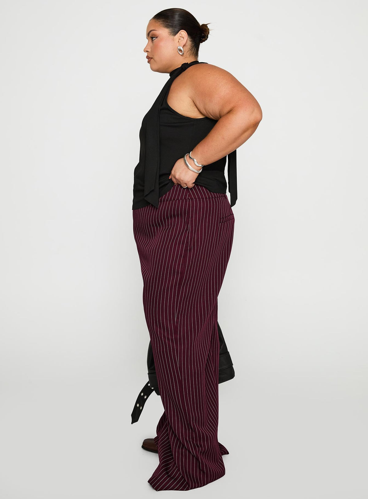 Women's Lorenne Mid Rise Pant Burgundy Pinstripe Curve