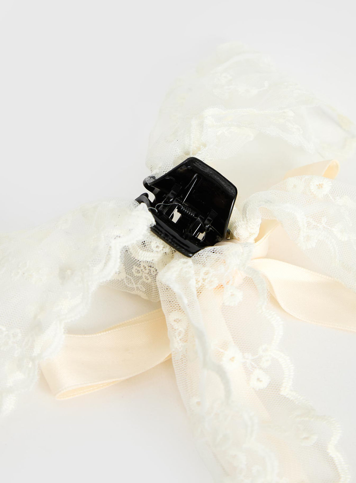 Bellarosa Lace Bow White — Hair Accessories