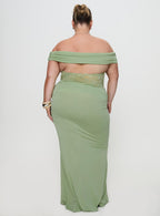 Women's Gwendolen Off The Shoulder Maxi Dress Green Curve — Dress