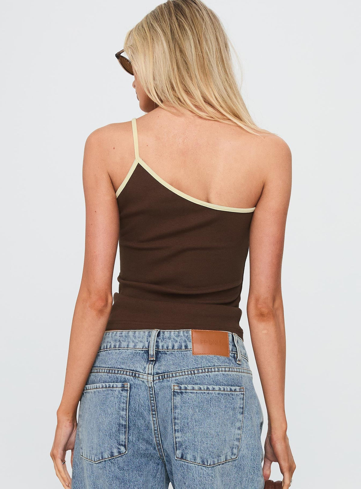Women's Hold It Down One Shoulder Contrast Top Chocolate / Yellow