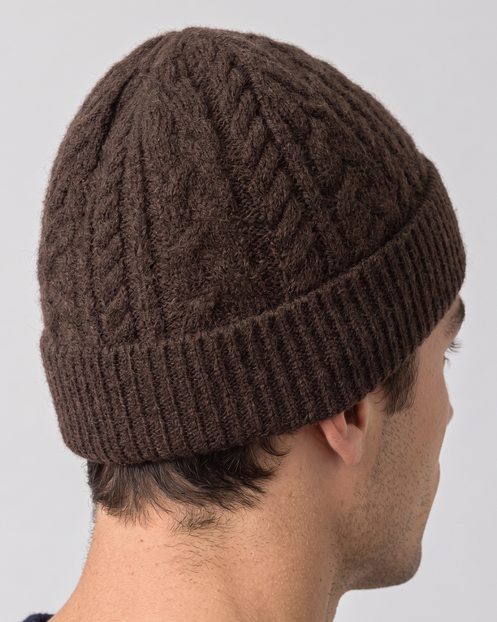 Men's Thick-Knit Cashmere Beanie — construction detail [WB final 4:5 27]