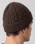 Men's Thick-Knit Cashmere Beanie — construction detail [WB final 4:5 27]