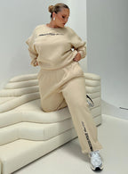 Women's Crew Neck Sweatshirt Block / Cursive Text Stone Curve — Sweater