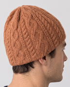 Men's Thick-Knit Cashmere Beanie — construction detail [WB final 4:5 15]