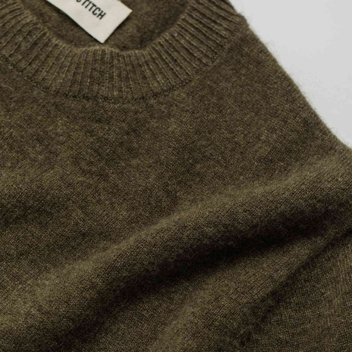 Men's The Lodge Sweater in Army
