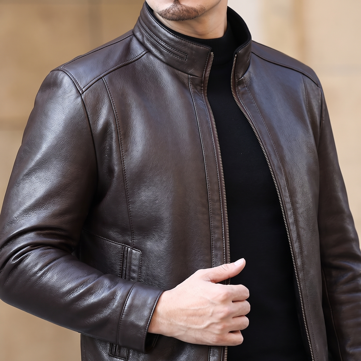 Men's brown sheepskin stand collar jacket, collar detail