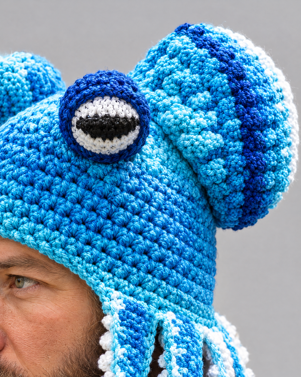 Crochet Octopus Beanie — Blue White — fit detail [WB gallery 33/5]