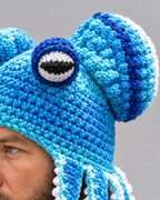 Crochet Octopus Beanie — Blue White — fit detail [WB gallery 33/5]