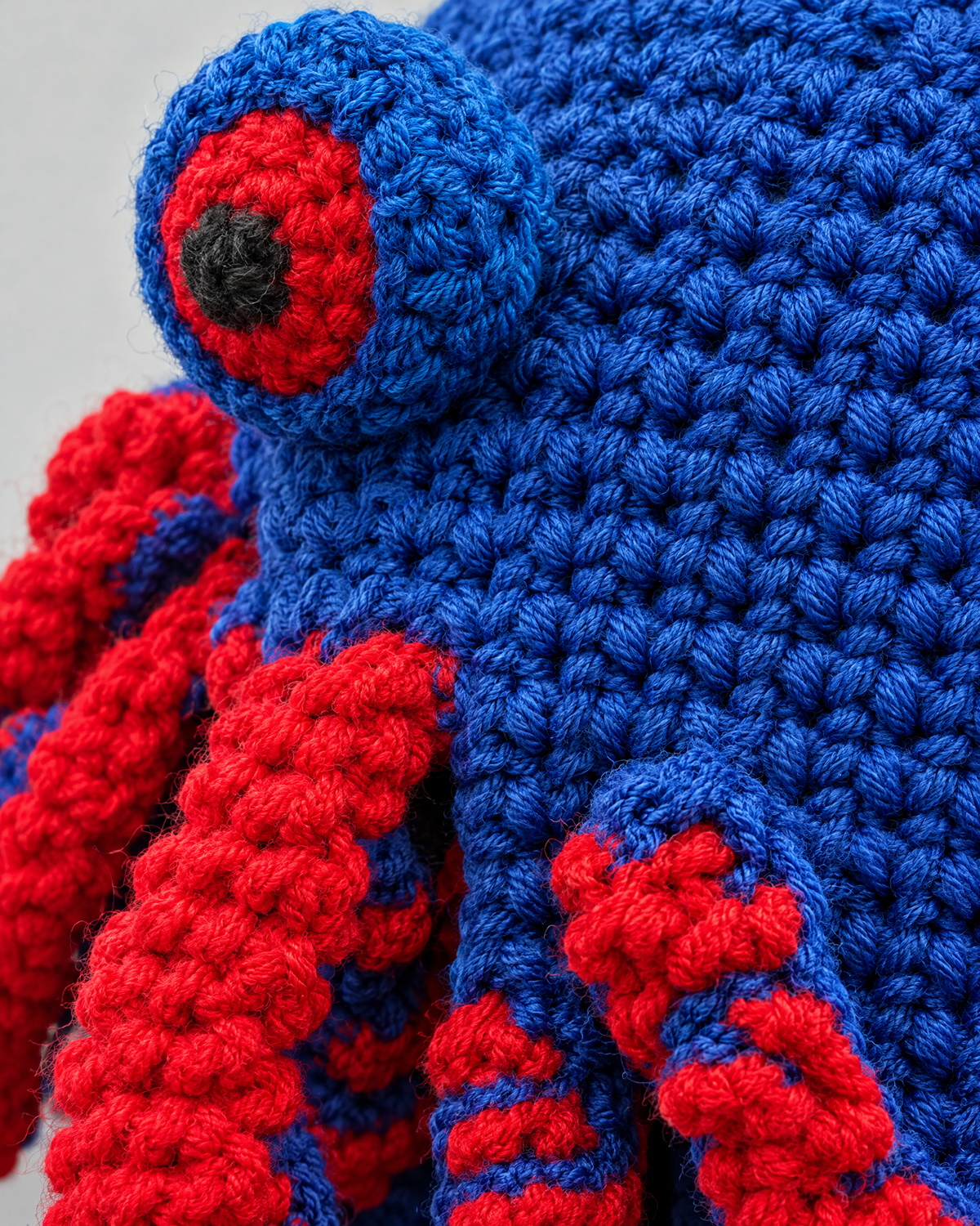 Crochet Octopus Beanie — Sapphire Blue Red — material [WB gallery 38/4]