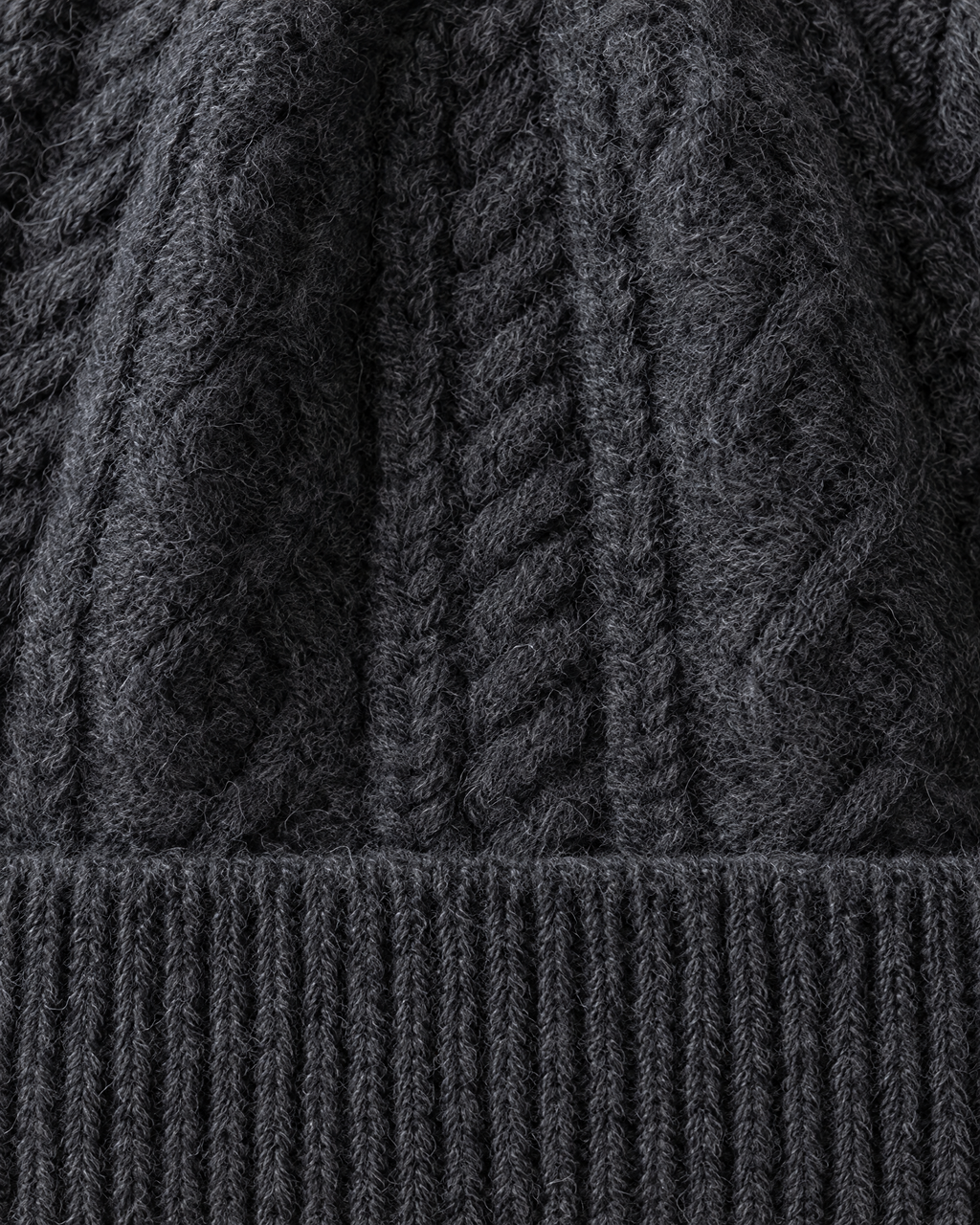 Thick-Knit Cashmere Beanie — Dark gray — material [WB gallery 94/4]