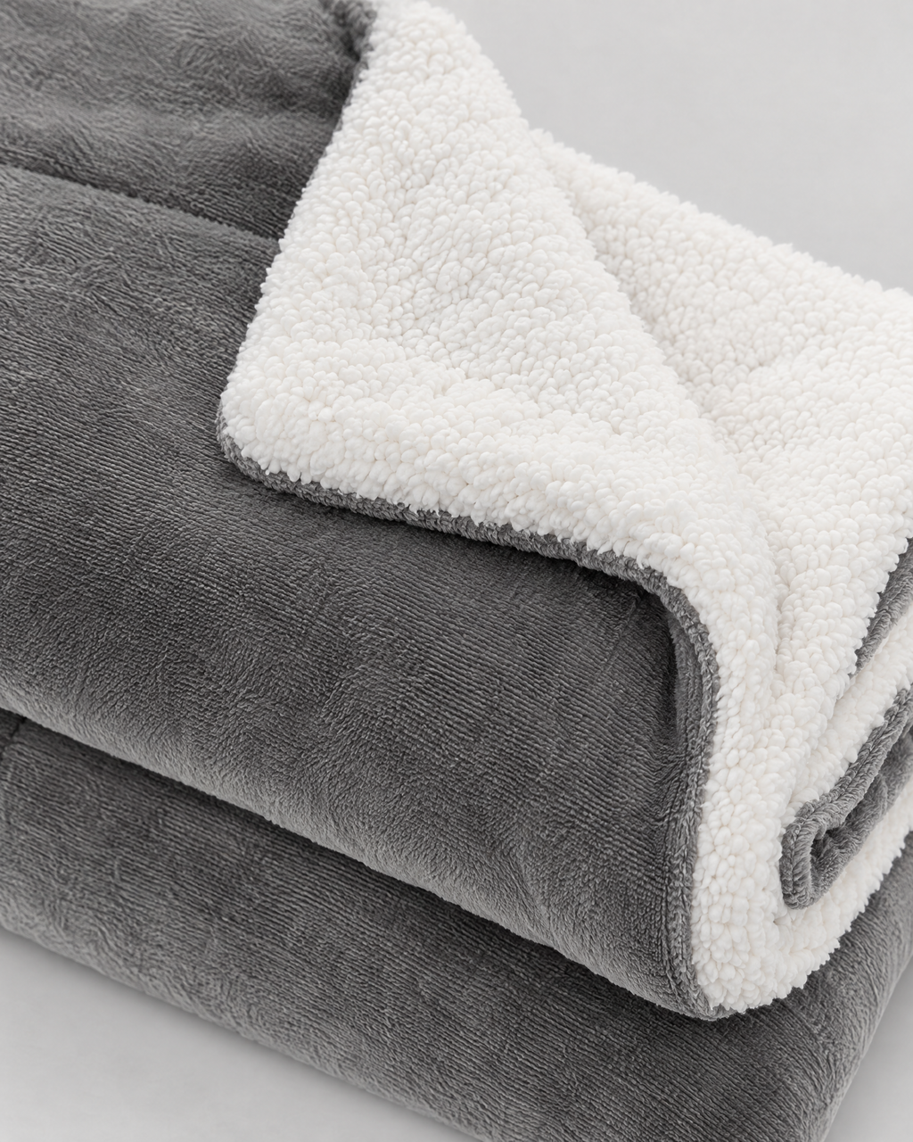 Double-Layer Sherpa Throw Blanket — Grey — edge detail [WB gallery 109/4]