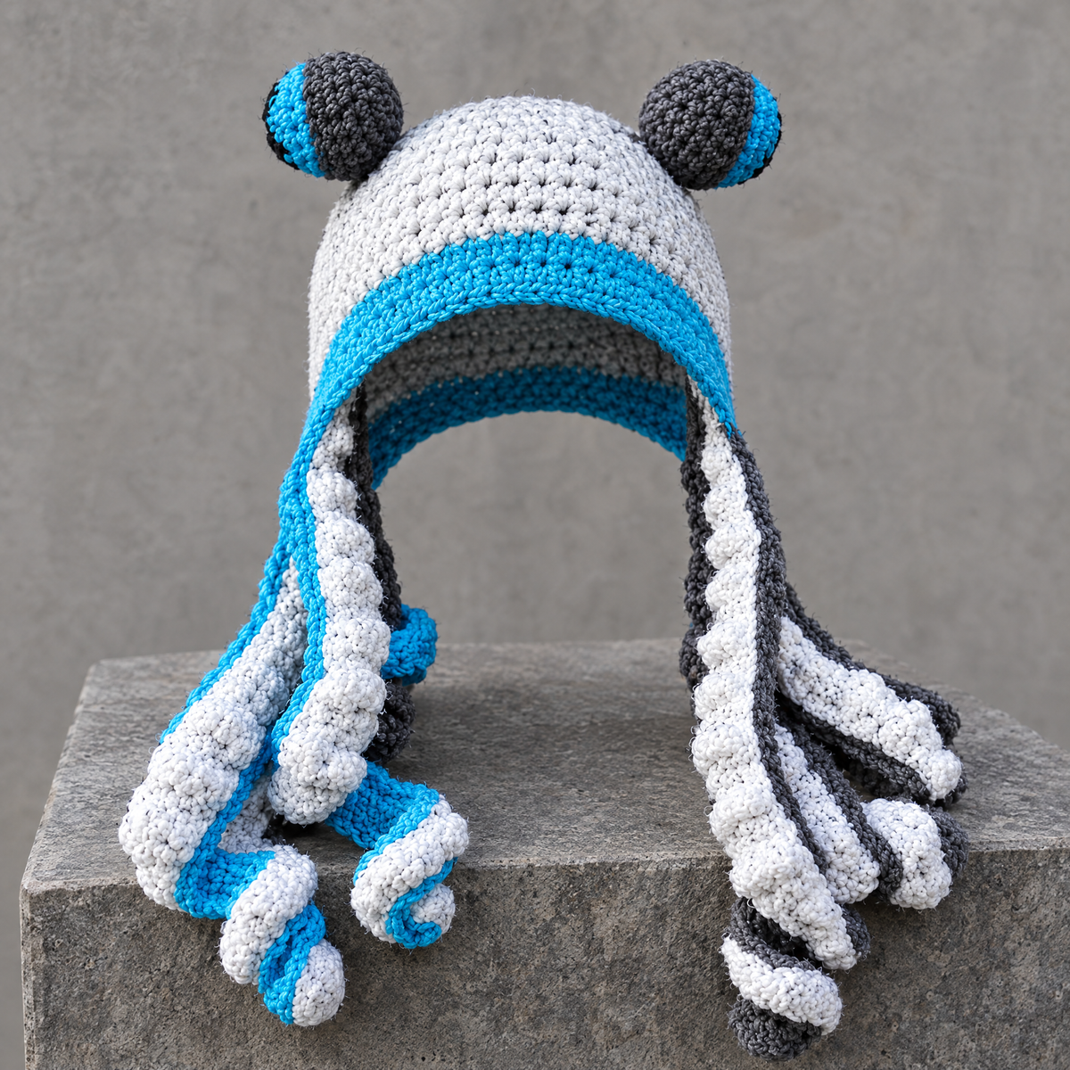 octopus gray white blue intro2