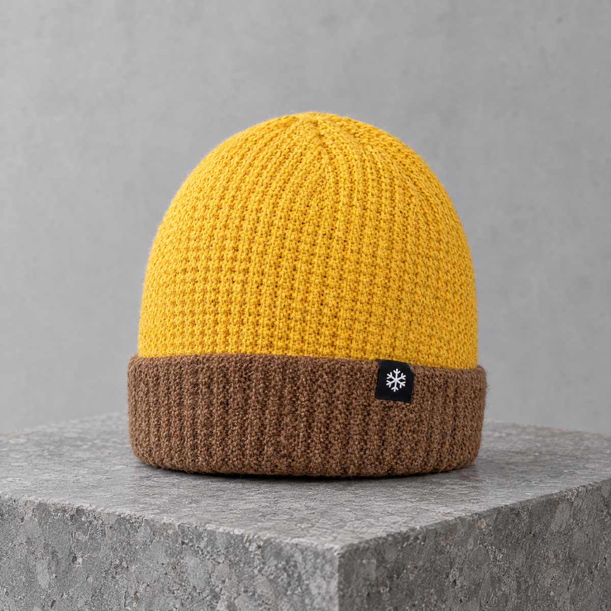 fleecebeanie yellow snowflake patch intro2