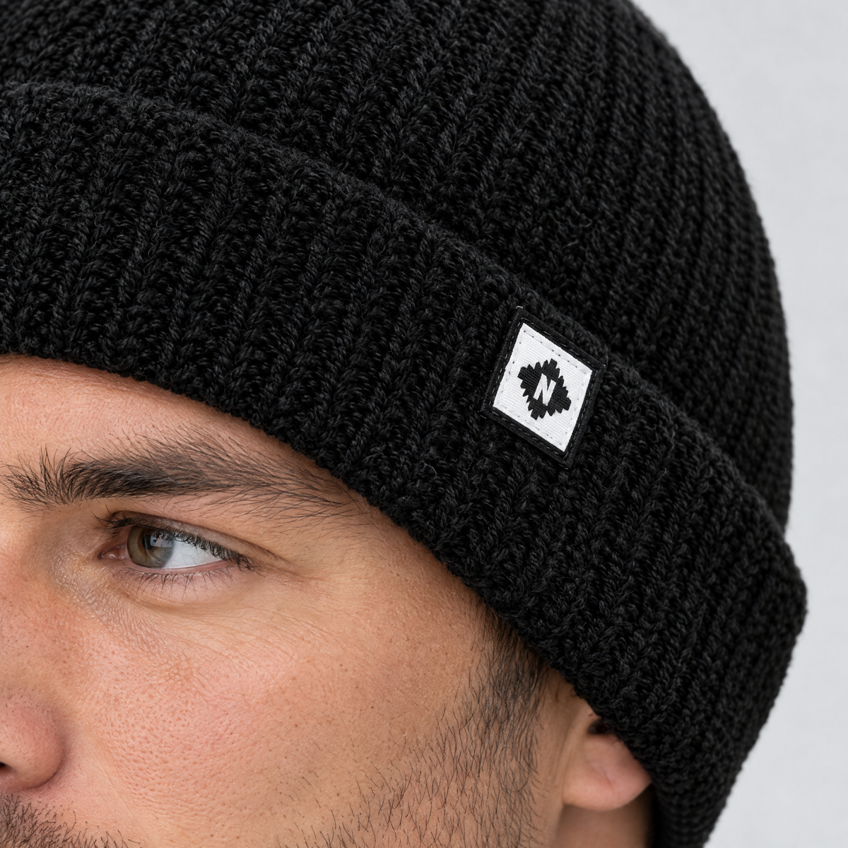 fleecebeanie black n patch feature2