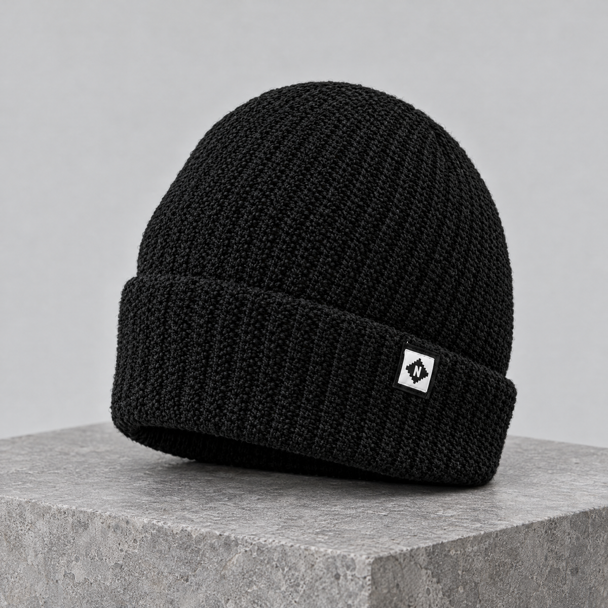 fleecebeanie black n patch intro2