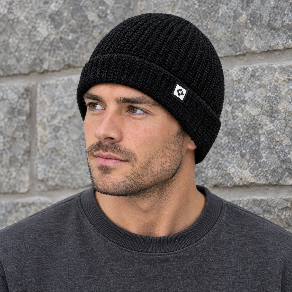 fleecebeanie black n patch intro1