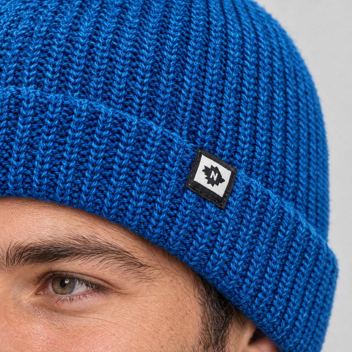 fleecebeanie blue n patch feature3