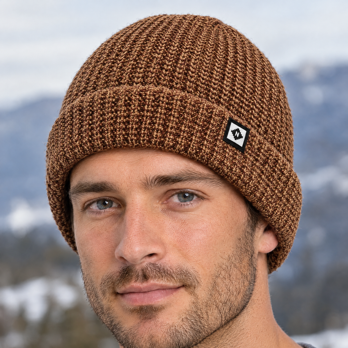 fleecebeanie brown n patch feature2