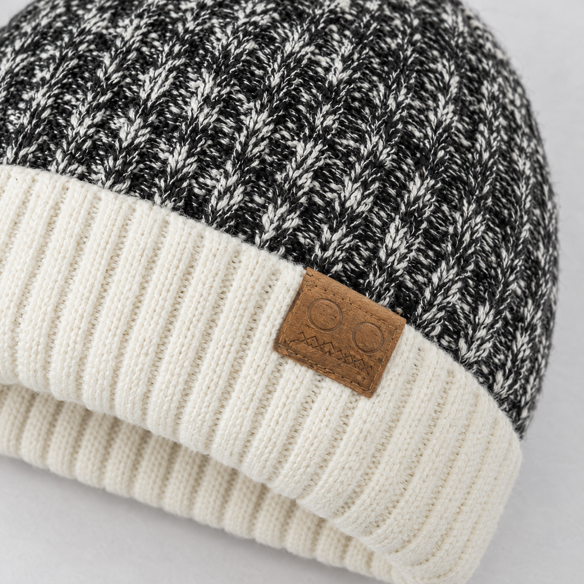classicbeanie off white feature2