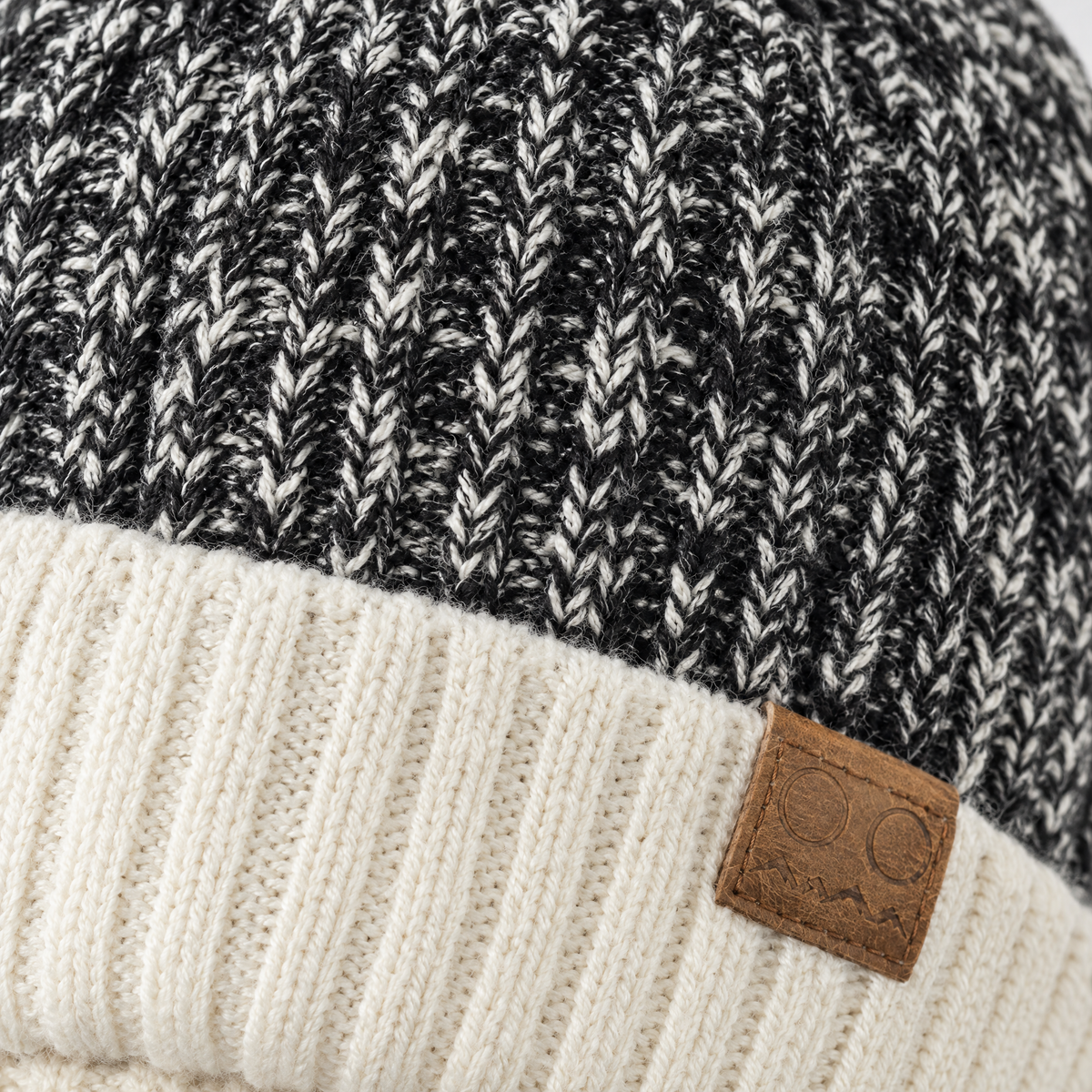 classicbeanie off white feature1