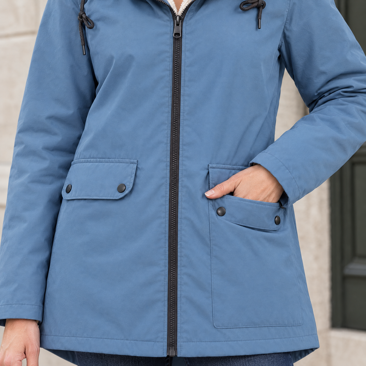 fleecehood sky blue feature3