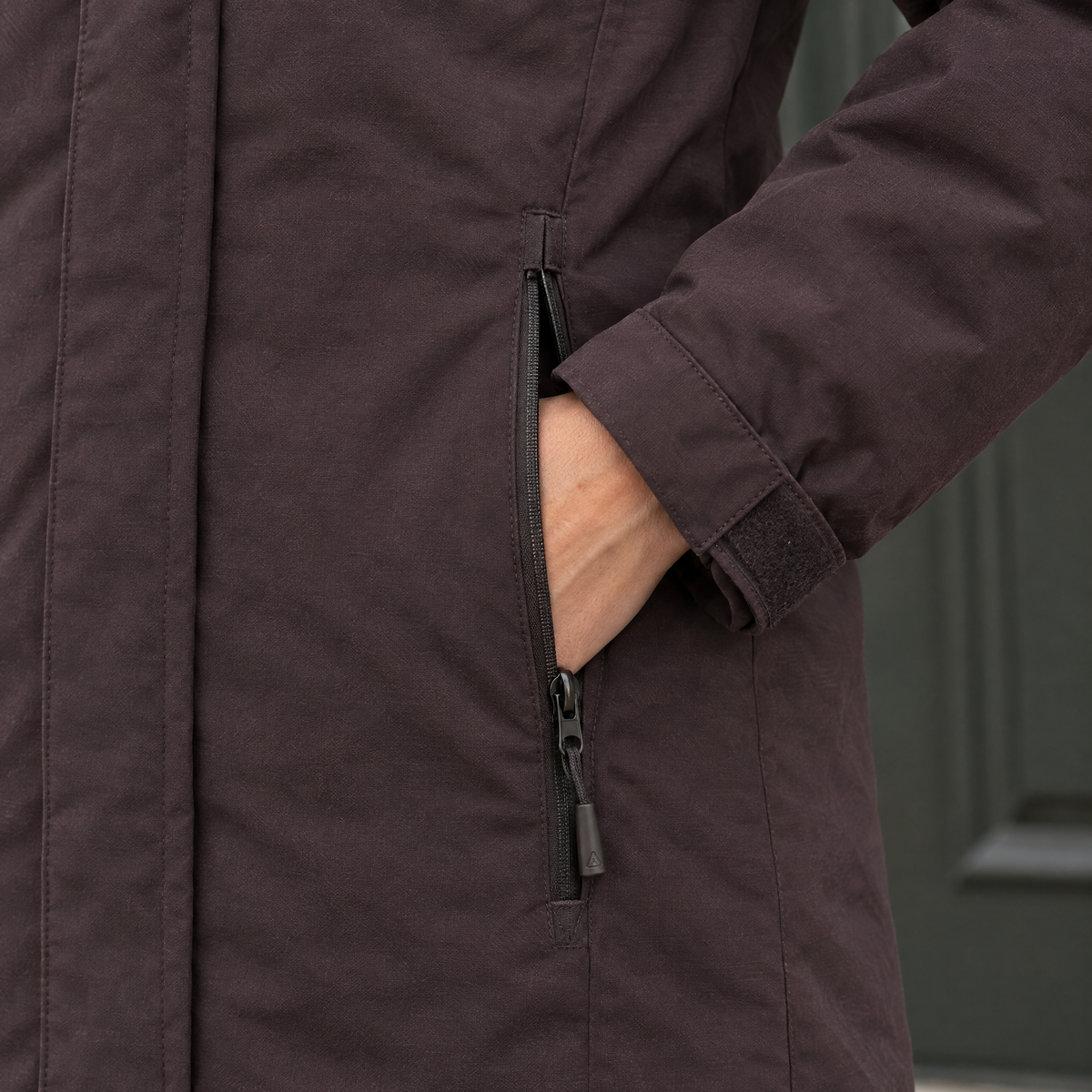 woutdoor black plum feature3