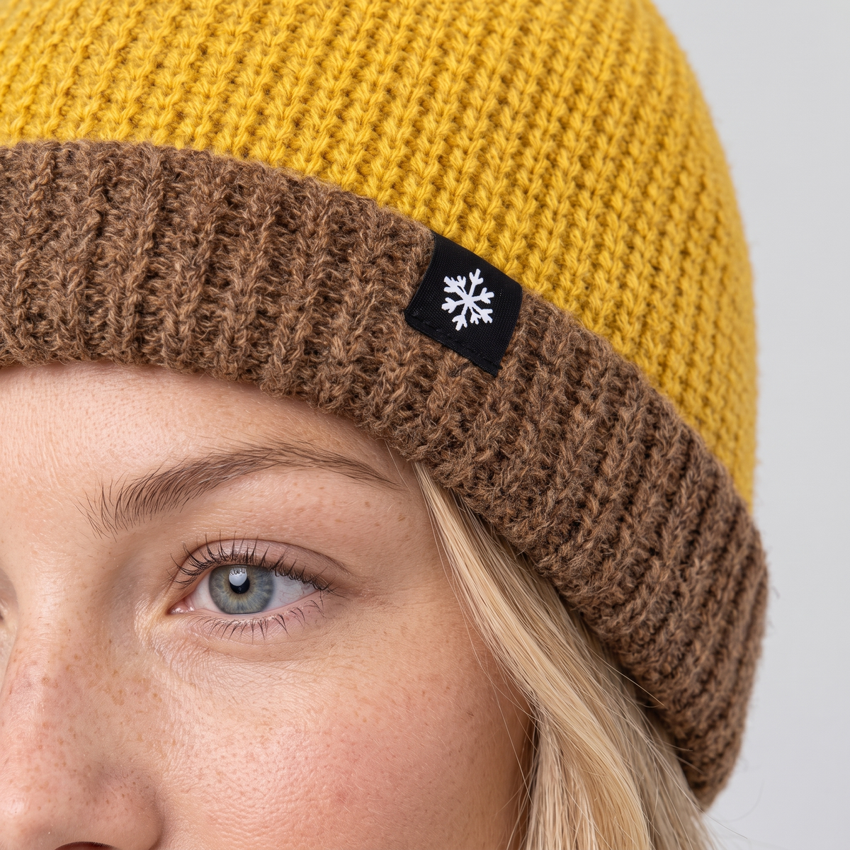 Women's knit beanie feature photograph [wb-gender-final-108]
