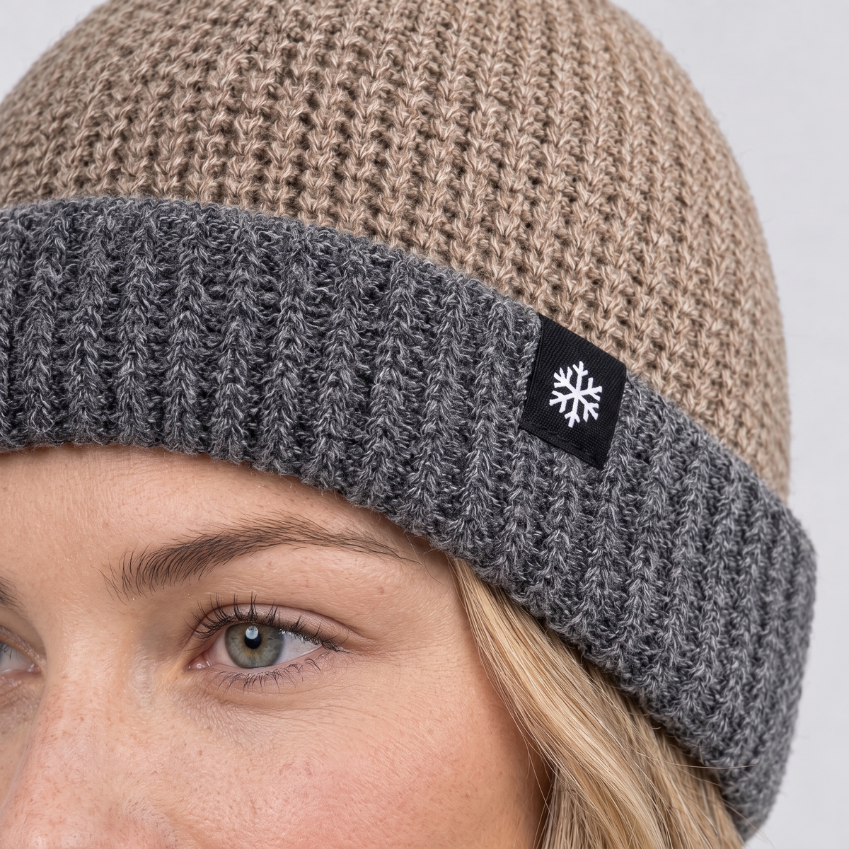 Women's knit beanie feature photograph [wb-gender-final-113]