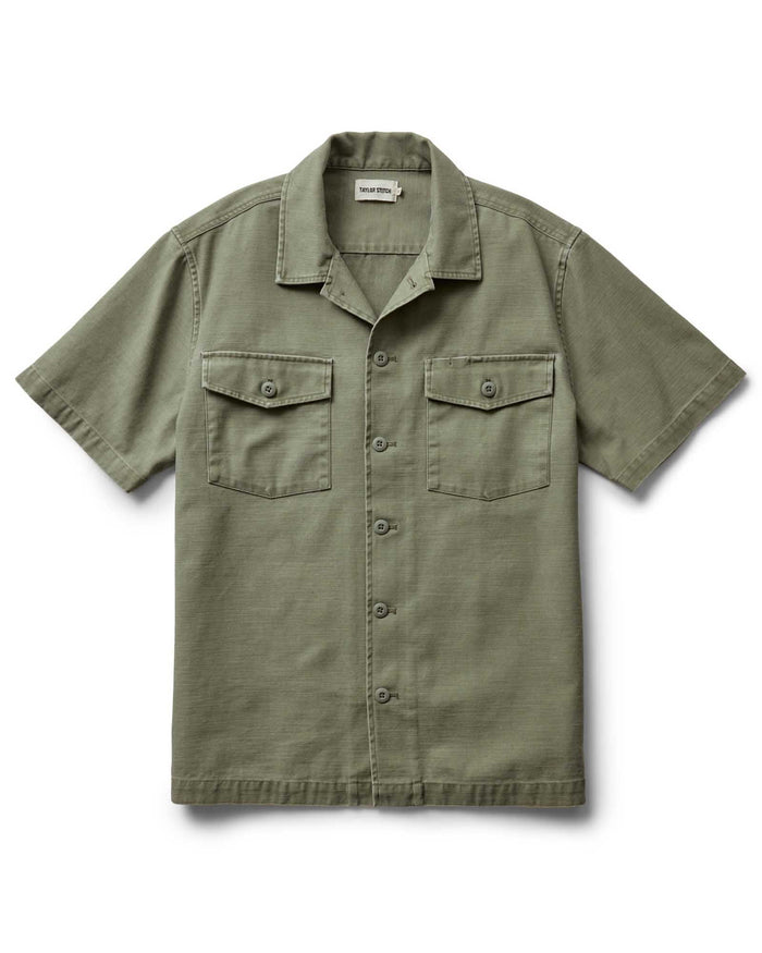 Men's The Short Sleeve Surplus Shirt in Field Olive Reverse Sateen