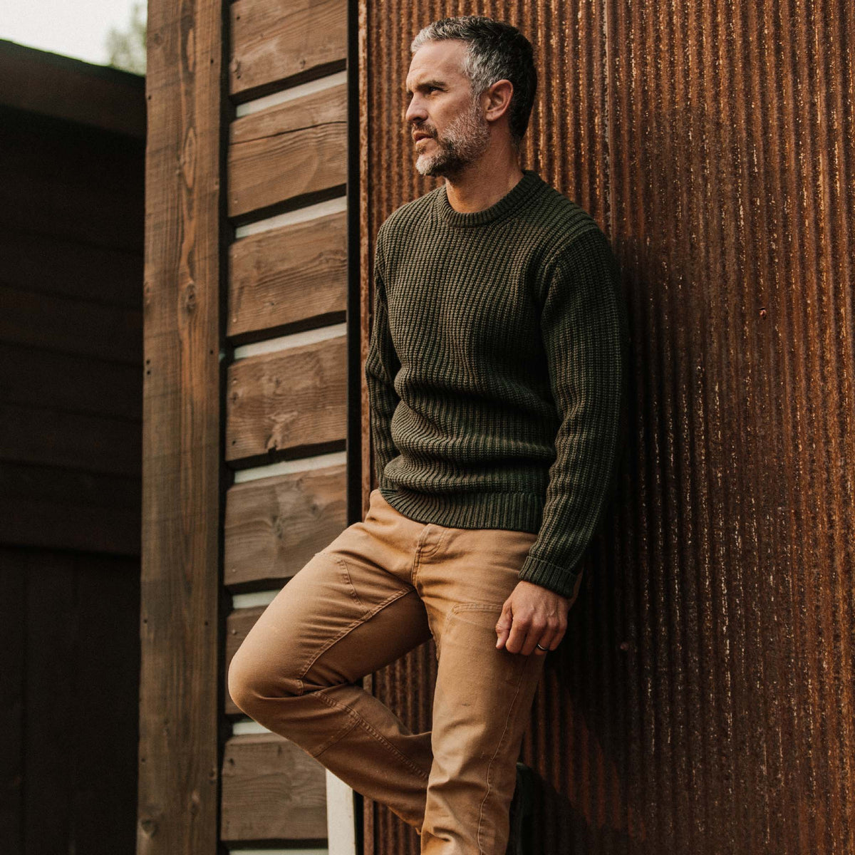 Men's The Wharf Sweater in Dark Olive