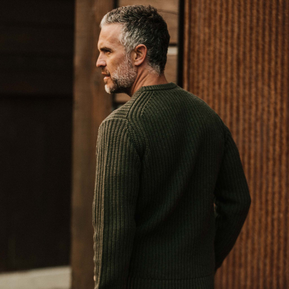 Men's The Wharf Sweater in Dark Olive