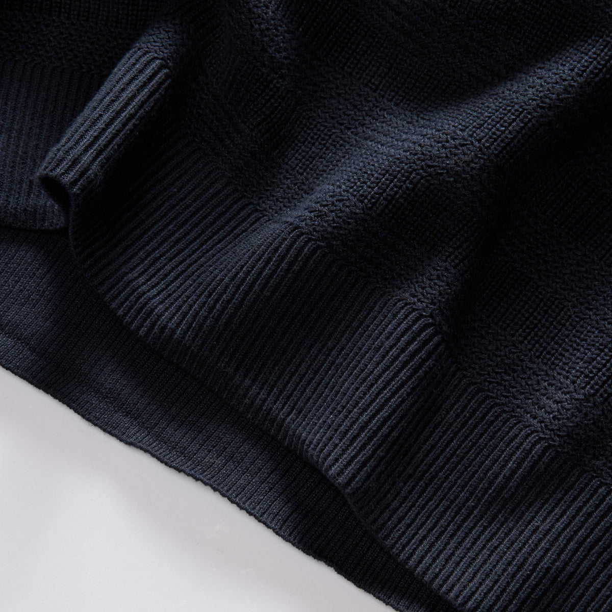 Men's The Hugo Sweater in Navy