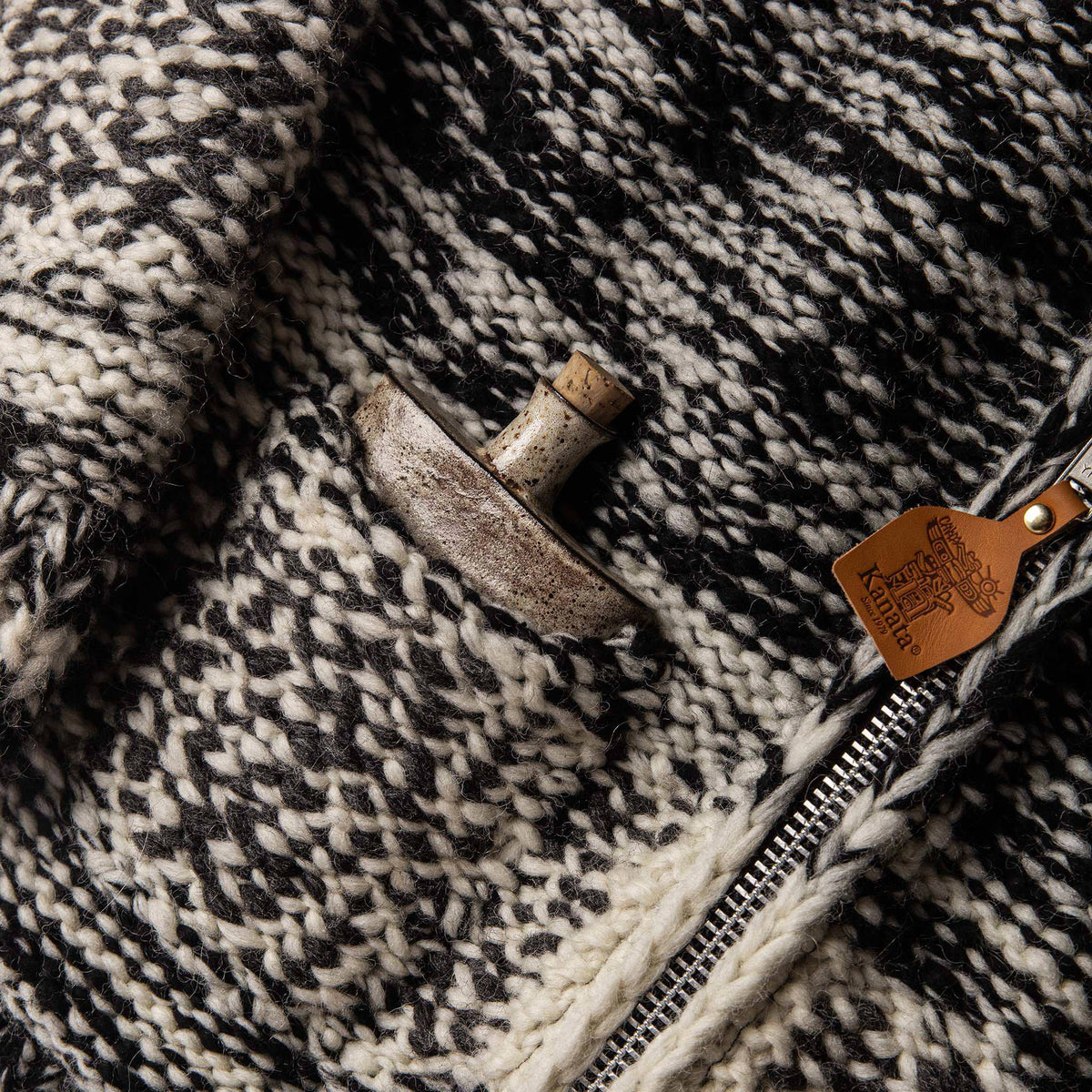 Men's The Seawall Hand-knit Sweater in Coal