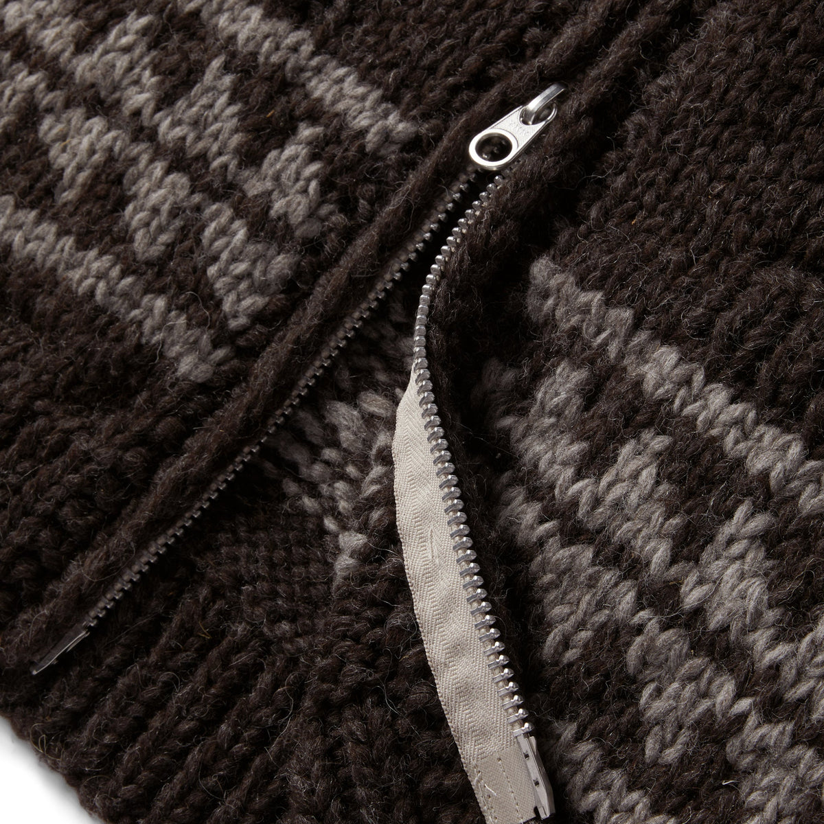 Men's The Seawall Hand-Knit Sweater in Mahogany