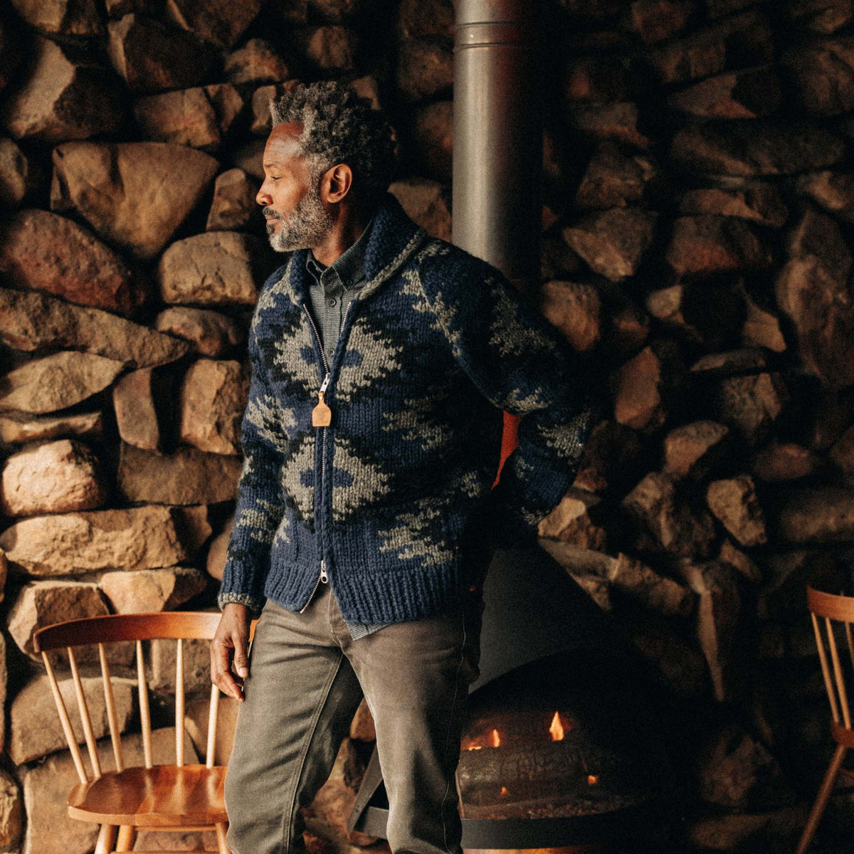 Men's The Seawall Hand-Knit Sweater in Navy Kilim