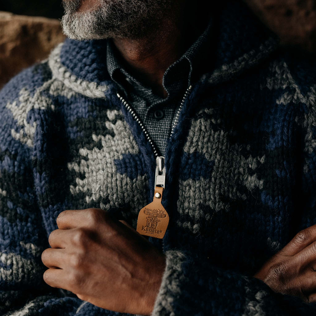 Men's The Seawall Hand-Knit Sweater in Navy Kilim