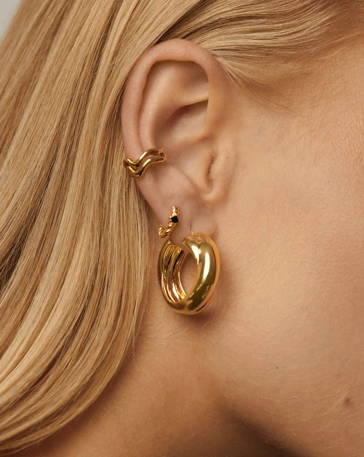 Lucy Williams Chunky Medium Entwine Hoop Earrings | 18ct Gold Plated