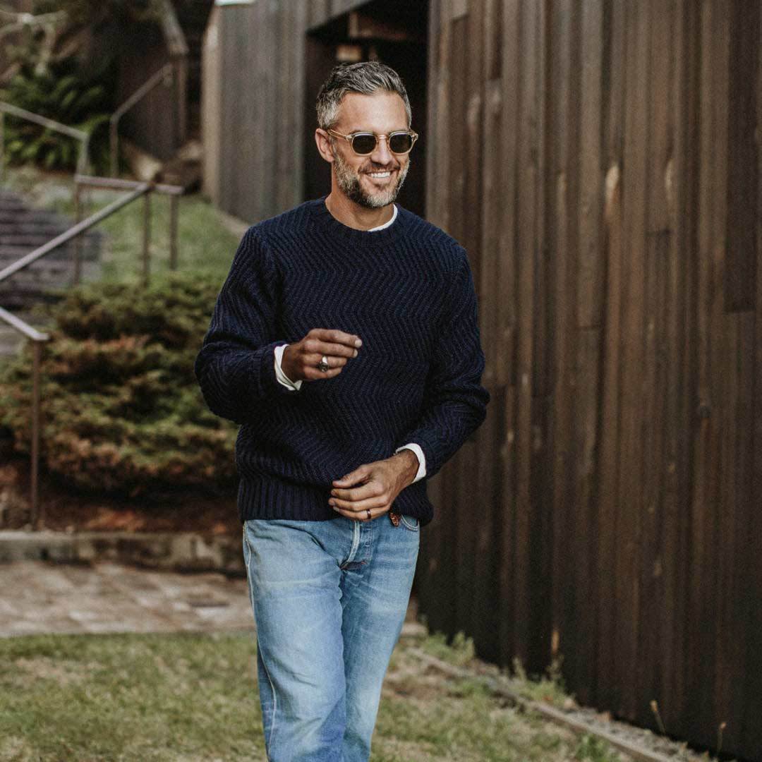 Men's The Wave Sweater in Navy