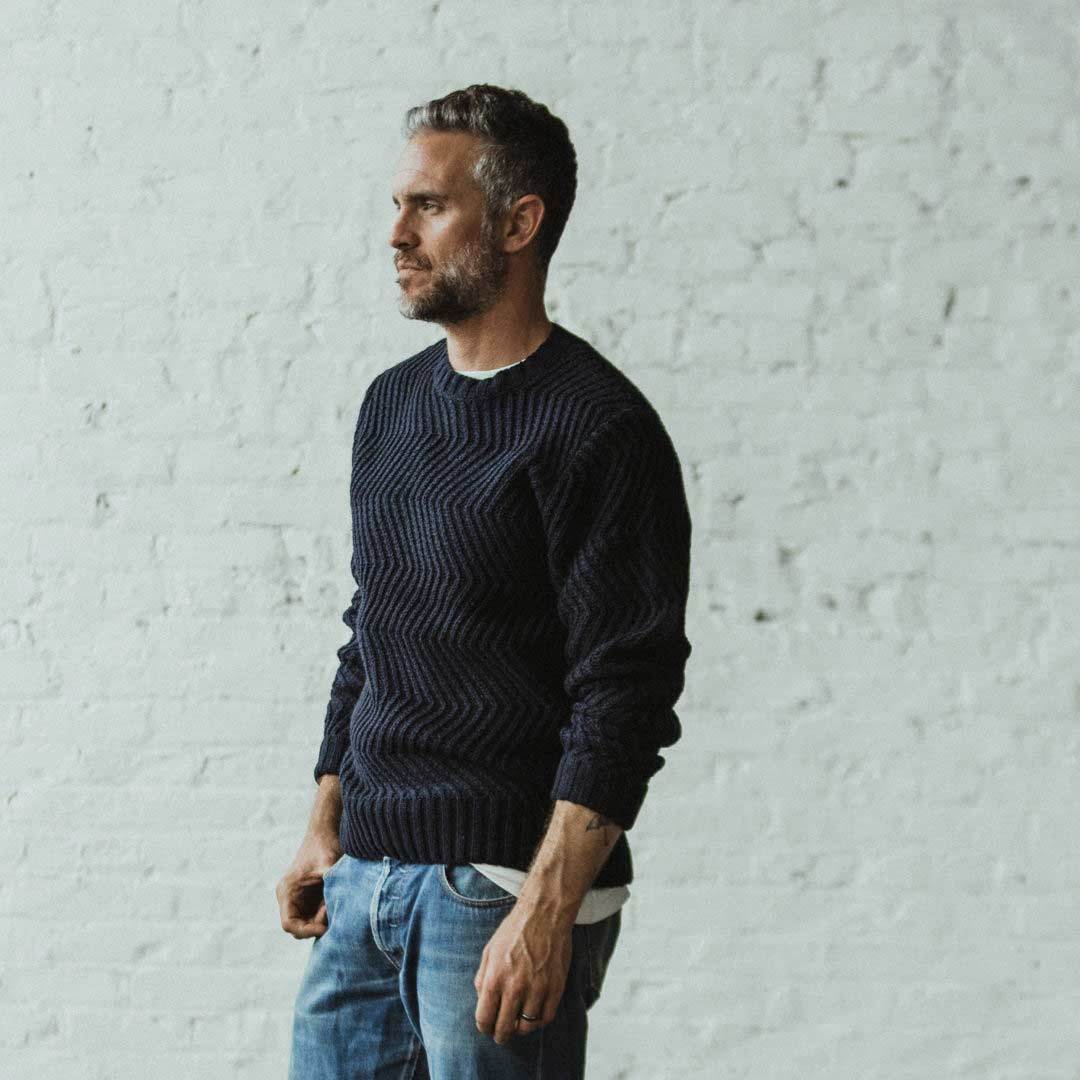 Men's The Wave Sweater in Navy