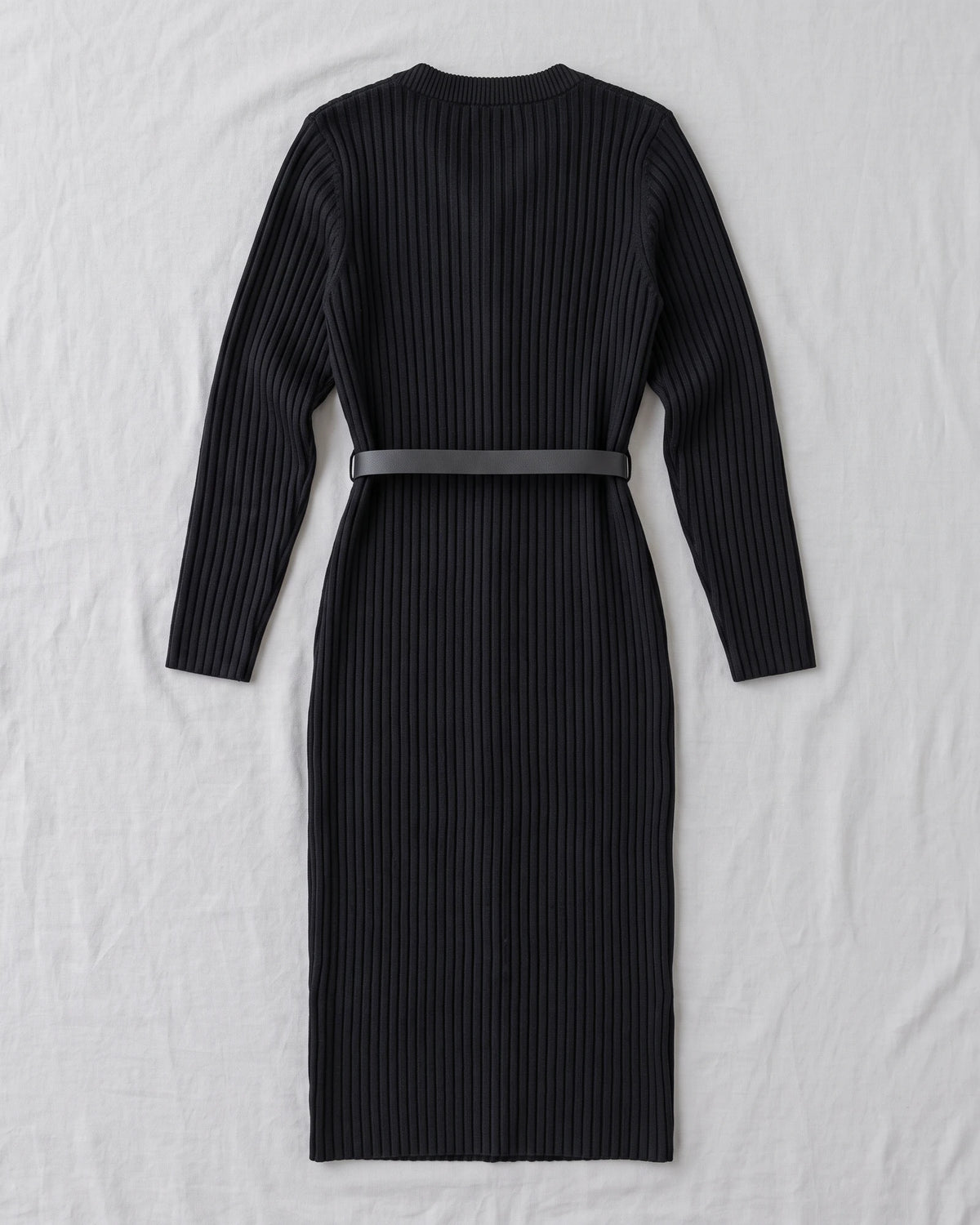 Women's belted V-neck ribbed sweater dress Black