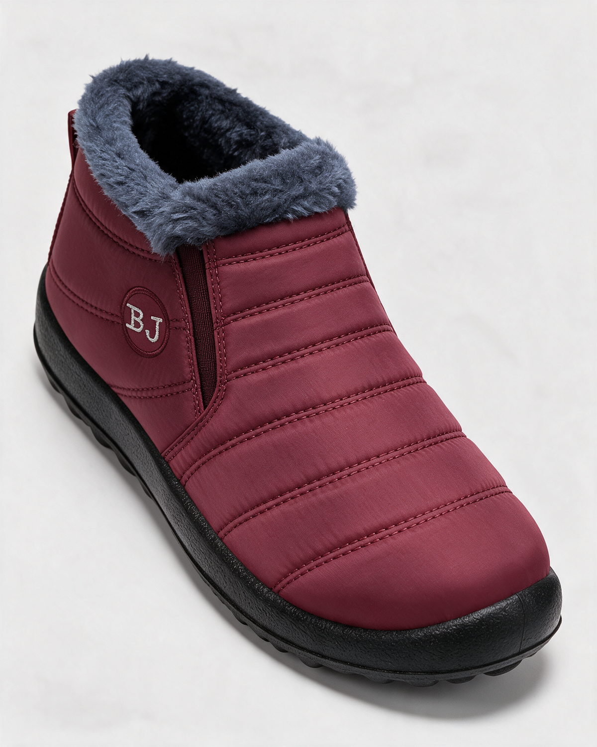 Plush-lined ankle boots opening