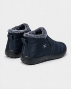 Plush-lined boots rear