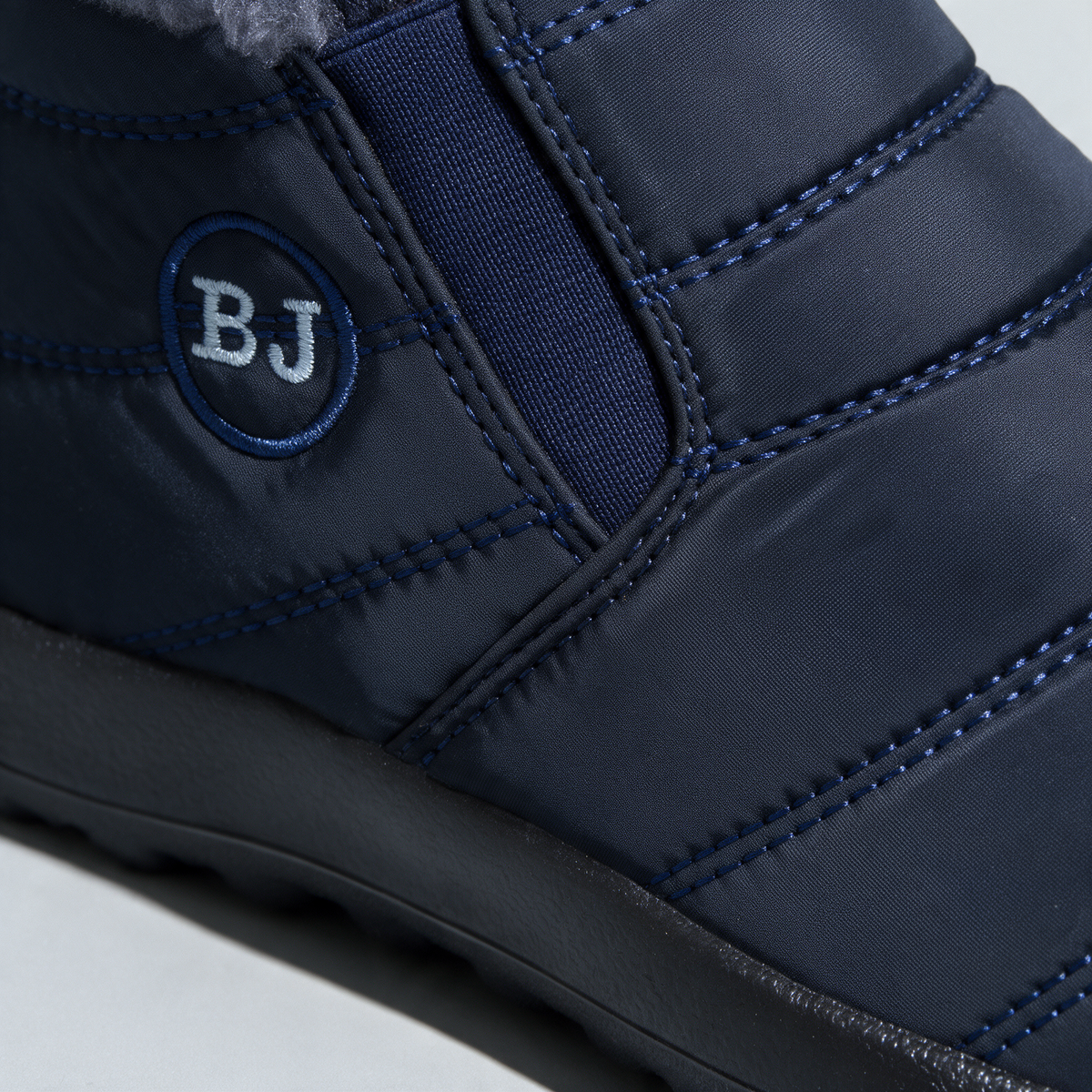 Plush-lined boots feature3
