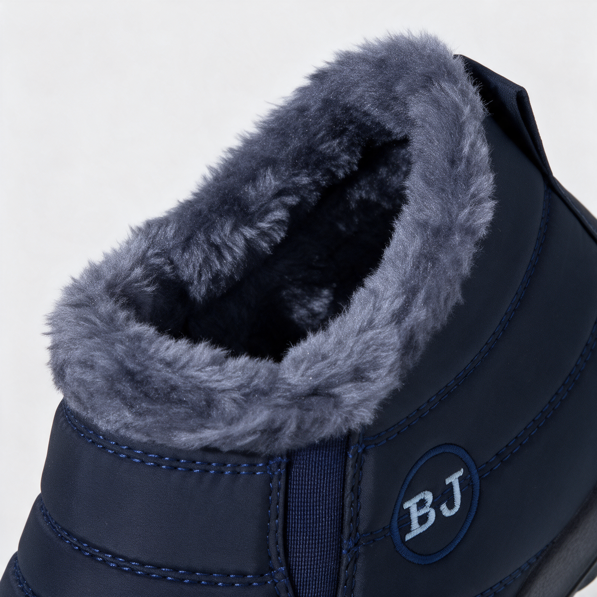 Plush-lined boots feature4