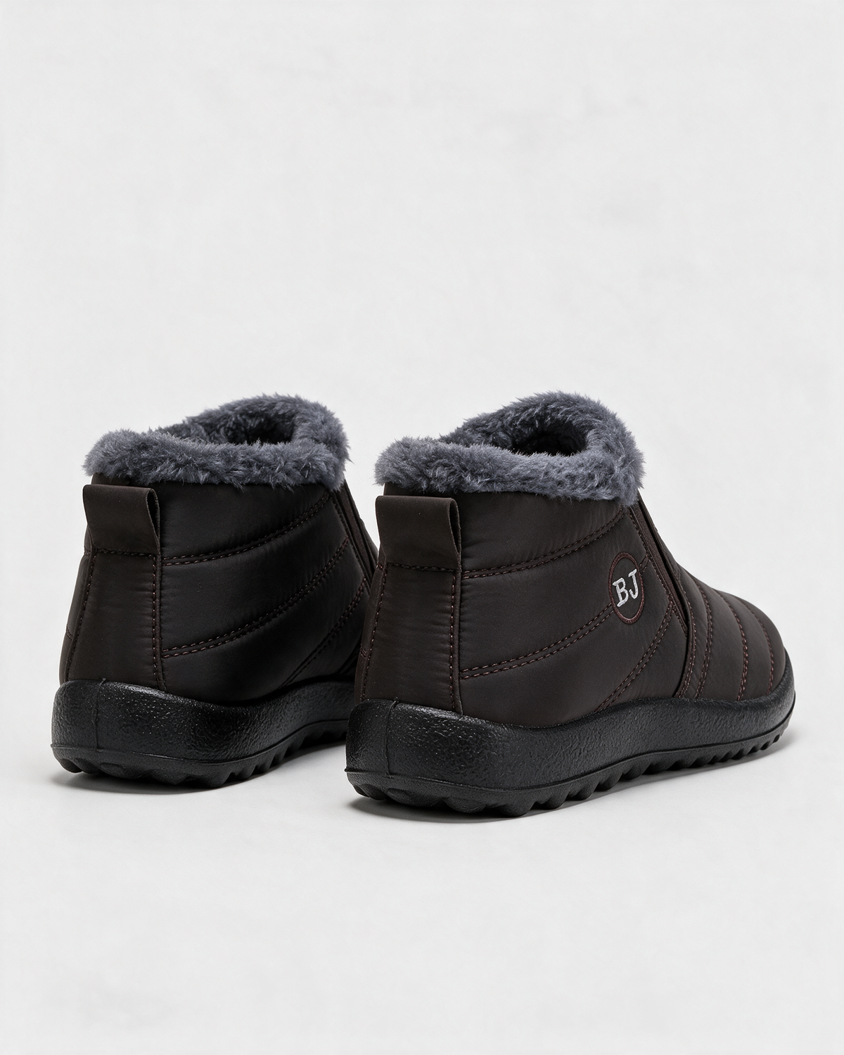 Plush-lined boots rear