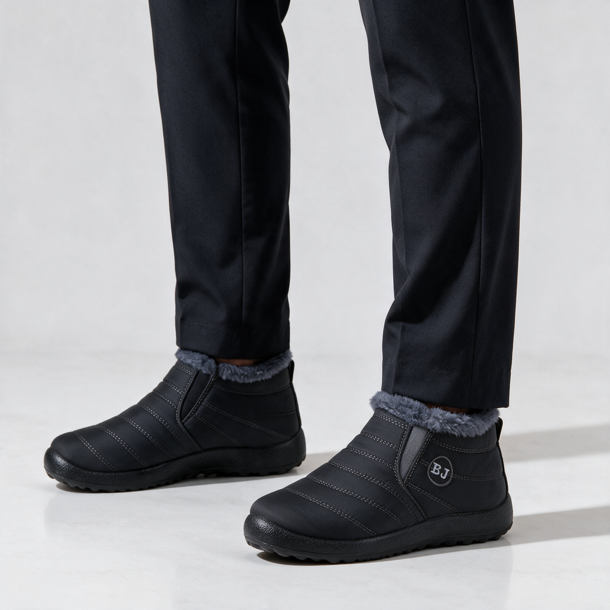 Charcoal plush-lined boots feature5