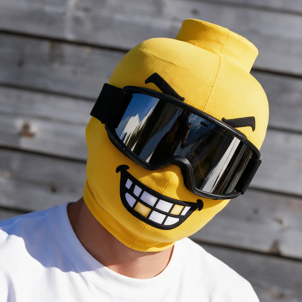Toothy Grin mask — intro 1; mask only